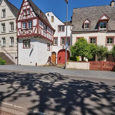 Beautiful Half-timbered House In 베른카슈텔쿠에스