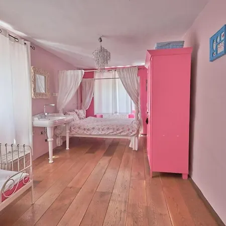 펜션 Beautiful Half-timbered House In 베른카슈텔쿠에스